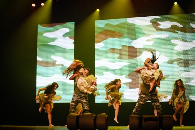 MOVES Dance-Back to the Roots
